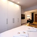 アパート Zotos Luxury Living