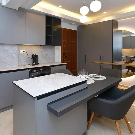 Zotos Luxury Living Apartmán *