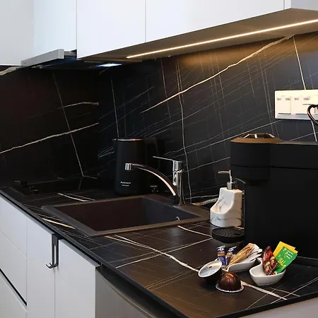 Zotos Luxury Living דירה